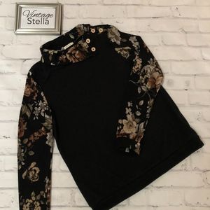 Long-Sleeve Black/Floral Knit Top w/ Button Collar